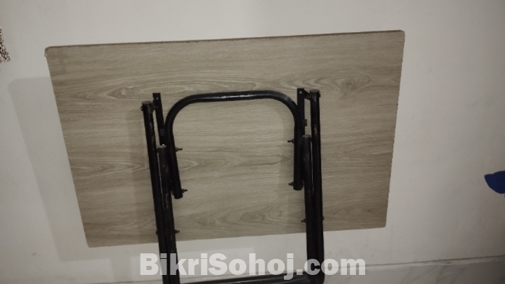 কাঠের টেবিল বিক্রি হবে